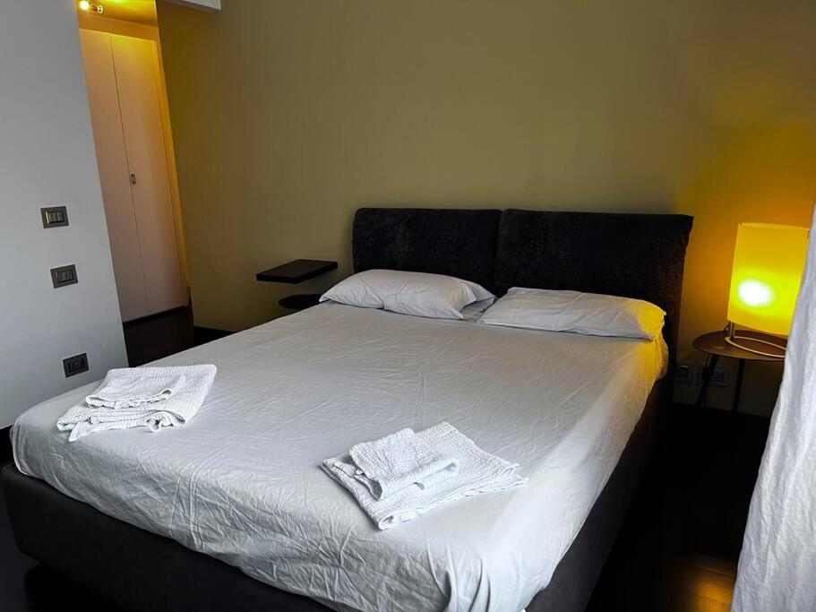 Sandra Flexyrent Wifi Charming Apt In Ticinese Apartment